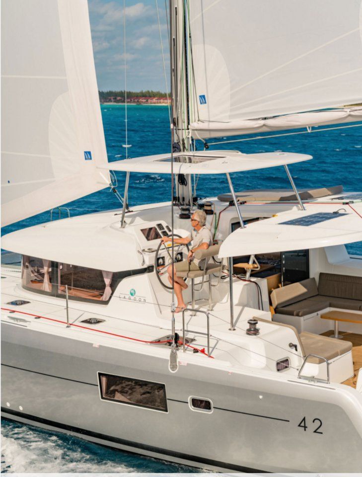 Queen Annezia – Lagoon 42 thumbnail 7
